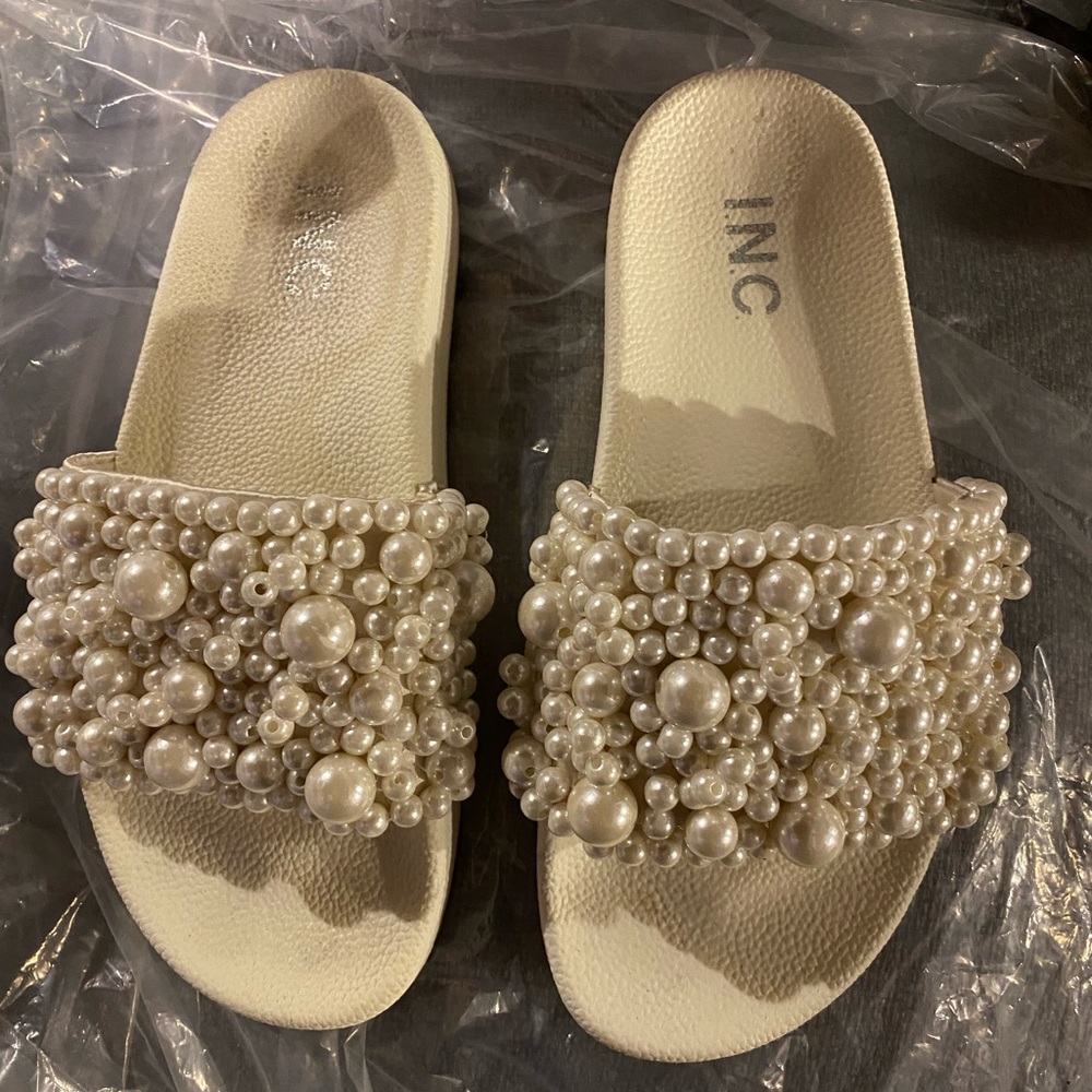 Womens pearl slides/sandals